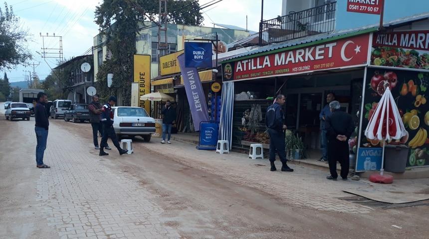 Osmaniye'de bakkal dükkanına düzenlenen silahlı saldırıda bir müşteri yaralandı