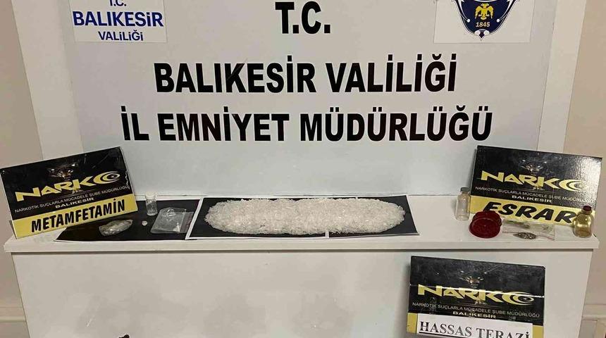 Balıkesir’de uyuşturucu baskınında 13 gözaltı