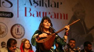 Sivas'ta 15. Uluslararası Geleneksel Aşıklar Bayramı düzenlendi