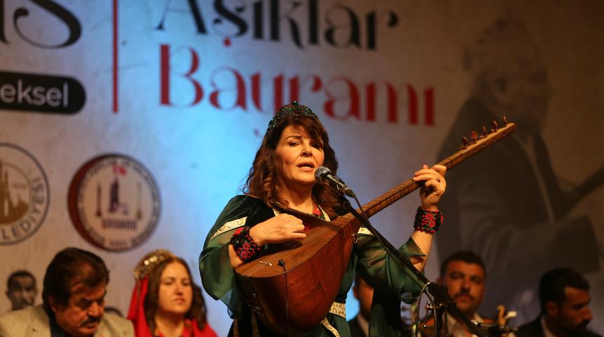 Sivas'ta 15. Uluslararası Geleneksel Aşıklar Bayramı düzenlendi