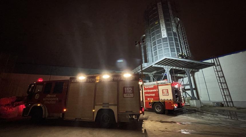 Kayseri'de talaş silosunda çıkan yangın söndürüldü