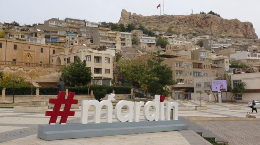 Şaşkına çeviren, film gibi olay! Rus turistleri 'Madrid' yerine 'Mardin'e indirdiler