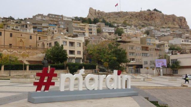 Şaşkına çeviren, film gibi olay! Rus turistleri 'Madrid' yerine 'Mardin'e indirdiler