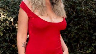 Sosyal medya fenomeni Carla Belluci yine tartışma yarattı! 18 yaşına giren kızına doğum gününde kucak dansı satın aldı