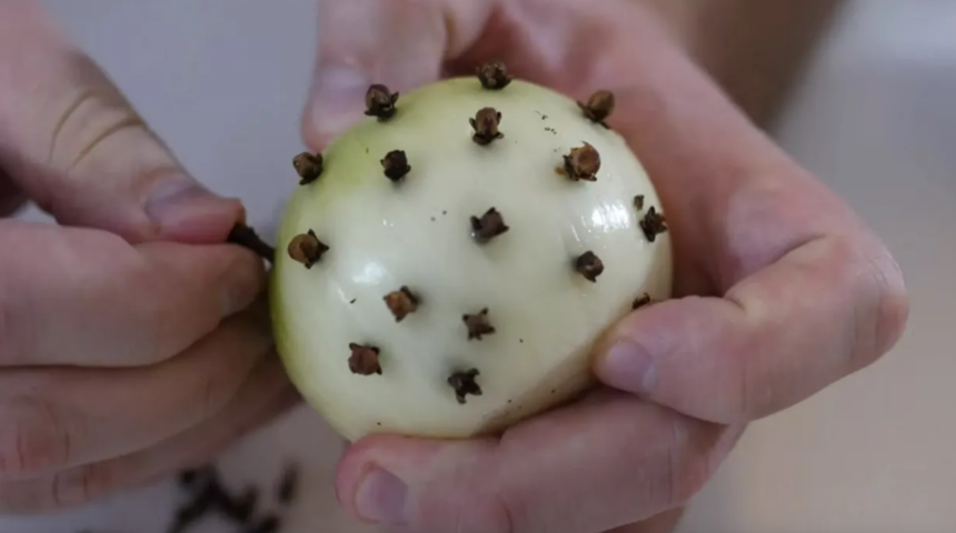 Hemen deneyin: Yatak odanıza koyacağınız soğan ile fark yaratın! Etkileri şaşırtacak