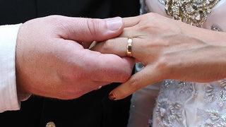 Uyanık çiftlerin oyununu yakın akrabaları bozuyor! Maaş almak için eşinden boşananlara kötü haber... Tek tek inceleniyor