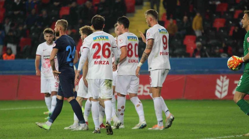 Gaziantep FK Belediye Kütahyaspor'u 2-0 mağlup etti ve Türkiye Kupası'nda bir üst tura yükseldi!