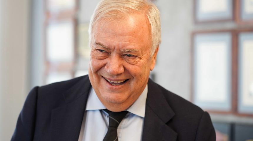 Türk beyin cerrahına uluslararası bir ödül daha!