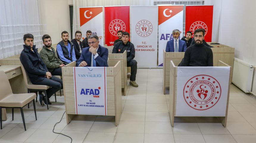 Van, Hakkari ve Muş'ta "Deprem Anı, Çök Kapan Tutun ve Tahliye" tatbikatı yapıldı