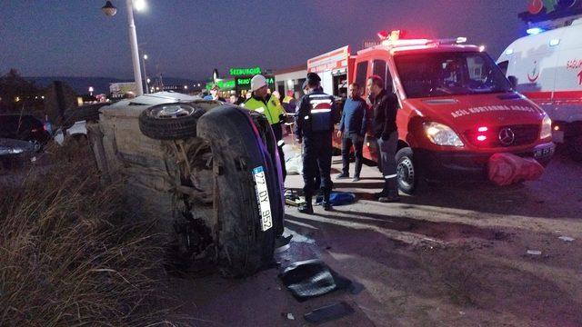 Bursa'da takla atarak iki araca çarpan otomobilin sürücüsü yaralandı