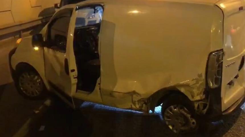 Alkollü sürücü ticari araca çarpıp kaçtı! Bir kişi yaralandı