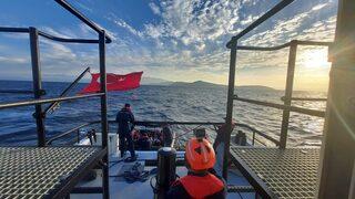 İzmir açıklarında 54 düzensiz göçmen yakalandı