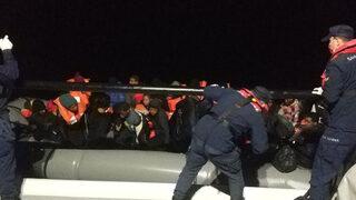 Ege denizinde göçmen hareketliliği! Sahil Güvenlik Komutanlığı ekipleri harekete geçti