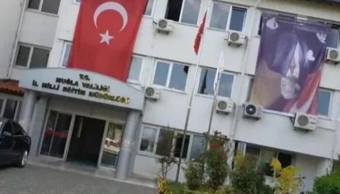 Sosyal medyada görüntüler gündem oldu! Atatürk posterini ters astılar