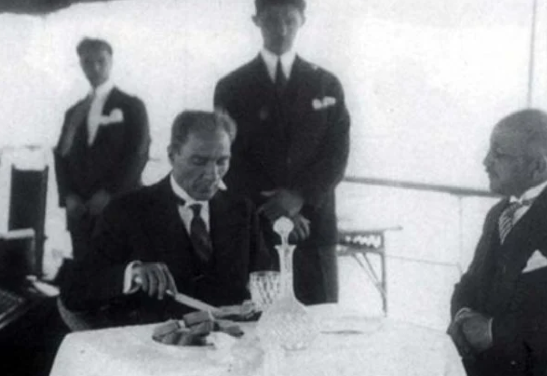 Atat&uuml;rk'&uuml;n sevdiği yemekler nelerdir? İşte Mustafa Kemal Atat&uuml;rk'&uuml;n en sevdiği&nbsp;yemekler