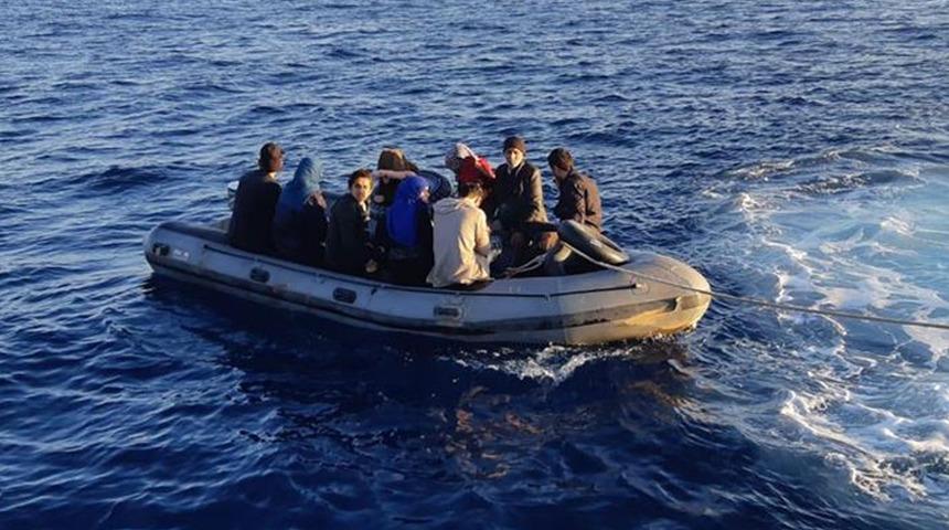 Marmaris açıklarında 37 düzensiz göçmen kurtarıldı