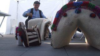 Bir dönemlerin altın bileziği bugün teknolojiye direniyor!