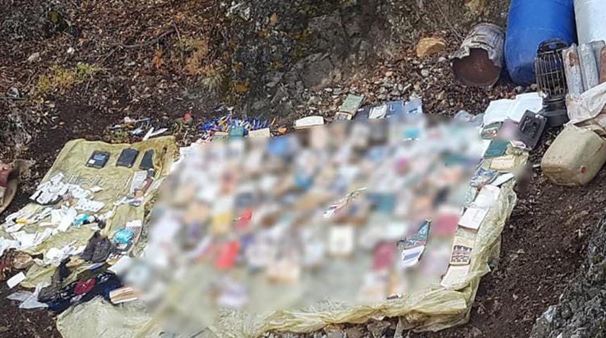 Tunceli&rsquo;deki operasyonda ele ge&ccedil;irildiler! &Ouml;rg&uuml;tsel dok&uuml;manlar, yaşam malzemesi...