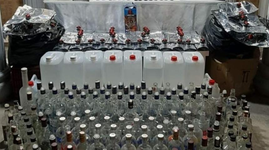 Antalya'da kaçak içki operasyonunda 1 kişi yakalandı
