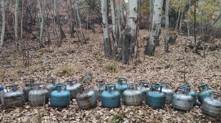 Hakkari'de toprağa gömülü mutfak tüpleri ele geçirildi