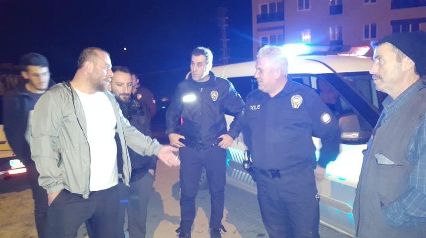 Borçka’da ilçe merkezine inen ayı paniğe neden oldu