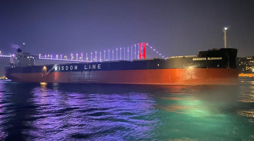 İstanbul Boğazı'nda gemi arızası! Ekiplerin müdahalesiyle kurtarıldı