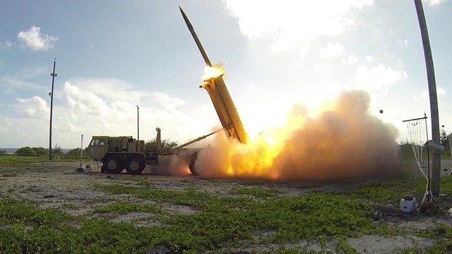 Suudi Arabistan'a füze saldırısı! Riyad'da patlama sesi