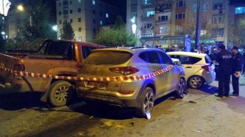 Önce yayalara sonra araçlara çarptı