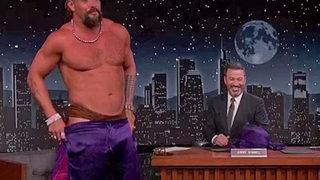 Jason Momoa yayında pantolonunu indirdi! Olay görüntü