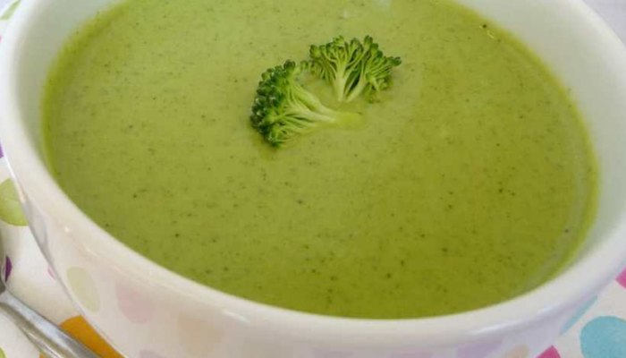 Sevmeyenlerin bile bayılacağı brokoli çorbası tarifi