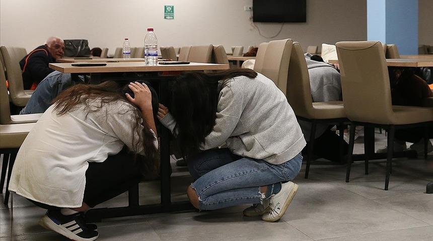 Türkiye saat 18.57'ye kilitlendi! Herkese SMS gidecek, televizyon ve radyolarda anonslar yapılacak