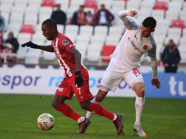 Sivasspor Ümraniyespor ile 2-2 berabere kaldı! Gol düellosunda kazanan çıkmadı