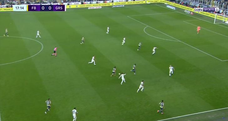 Ne yaptın Ferdi Kadıoğlu! Rakip takımı Ronaldinho edasıyla çalıma dizdi... G4