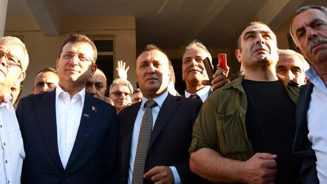 İmamoğlu fırsatı kaçırmadı, İmamoğlu'nda çocukluk hayalini gerçekleştirdi! Fotoğraf çektireceğim