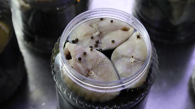 Püf noktalarını anlattı... 2 kiloluk kavanozlarda 350 liradan satışa sunuluyor!