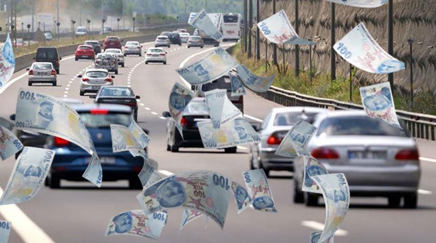 Konya'da akılalmaz olay! 43 bin lirayı poşete koydu, arabasının üzerinde unuttu... Paralar yola saçıldı