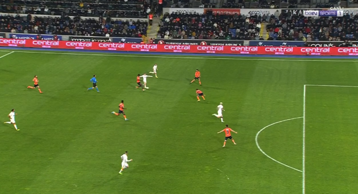 Icardi'nin yaptığı asist akıllara Guti'nin asistini getirdi! 2009 yılında aynısını yapmış! G3