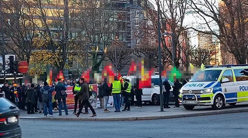 İsveç sokaklarından skandal görüntüler gelmeye devam ediyor! Terör örgütü PKK yandaşları ellerindeki paçavralarla eylem düzenledi