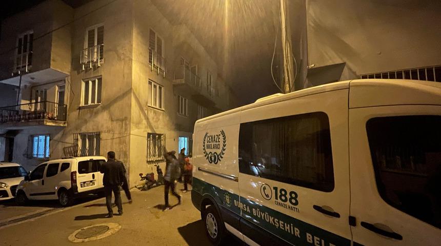 Kan donduran olay! Kapıyı açtıklarında ceset ile karşılaştılar