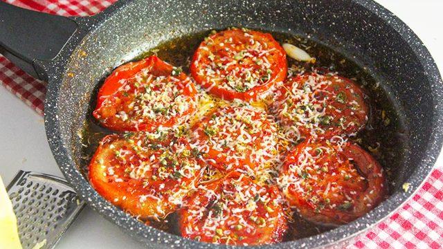 Favori kahvaltılığınız olacak: Domates tava tarifi! Domates tava nasıl yapılır?
