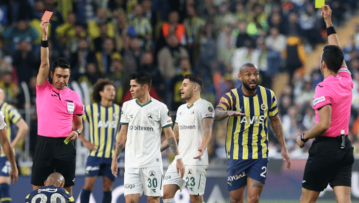 Fenerbahçe için tüyler ürperden olay! Tuhaf benzerlikler taraftarın dikkatinden kaçmadı... G2