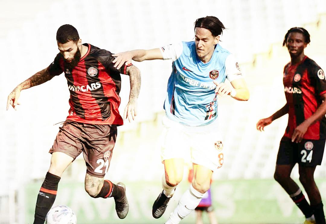 Fatih Karag&uuml;mr&uuml;k-Gaziantep FK ma&ccedil;ında ilgin&ccedil; anlar! Spiker bile anlatmaktan yoruldu...