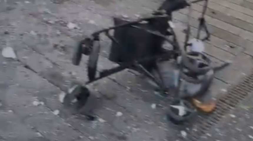 SON DAKİKA: Beyoğlu İstiklal Caddesi'ndeki korkunç patlama sonrası yürek yakan an! Bebek arabası görüntüsü herkesi hüzne boğdu