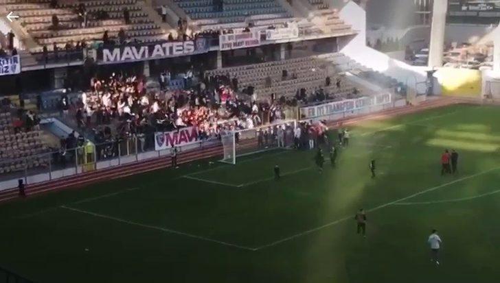 File koptu, taraftarlar yere düştü! Karabük'te galibiyetin ardından facianın eşiğinden dönüldü! G1