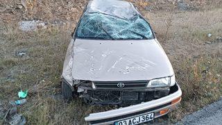 Afyonkarahisar'da devrilen otomobildeki 5 kişi yaralandı