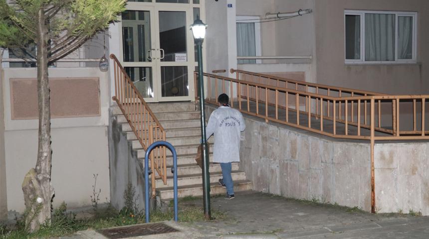 Nefessiz kalana kadar oğlunun boğazını sıktı! Babanın yaptıklarıyla apartman ayağa kalktı