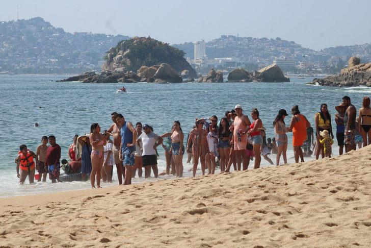 Denize girip eğlenceli zaman geçiriyorlardı! Bir anda kıyıya işkence görmüş cesetler vurdu G4