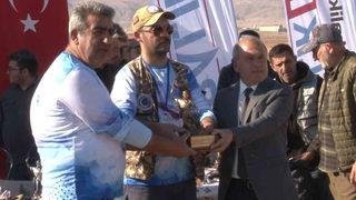 Yarım santimle Türkiye rekorunun yeni sahibi oldu! Motivasyon düştü, yorucuydu ama stresimizi aldı