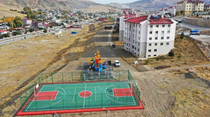 Van B&uuml;y&uuml;kşehir Belediyesi&rsquo;nden mahalle ve okullara spor sahası