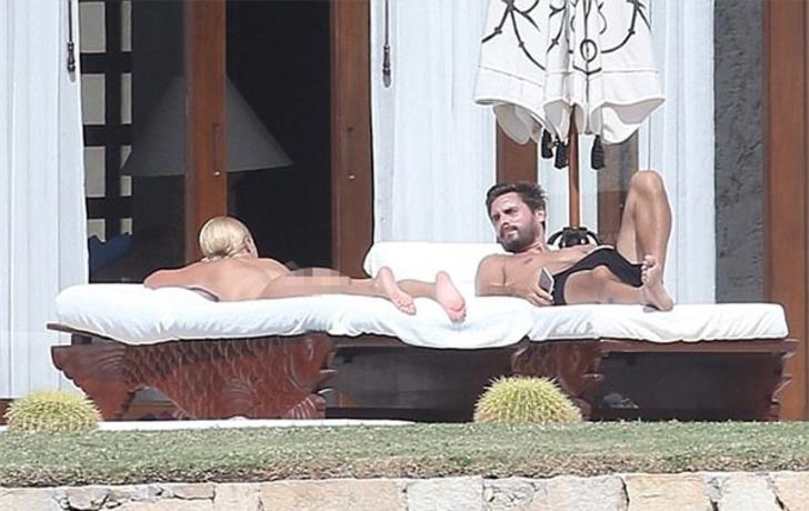 Sofia Richie, çırılçıplak güneşlendi! G2